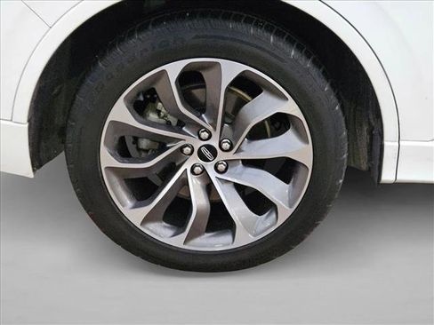 Used 2021 Lincoln Aviator Grand Touring w/ Elements Package Plus image 23