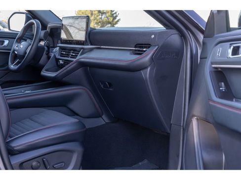 Used 2025 Ford Explorer ST-Line image 10