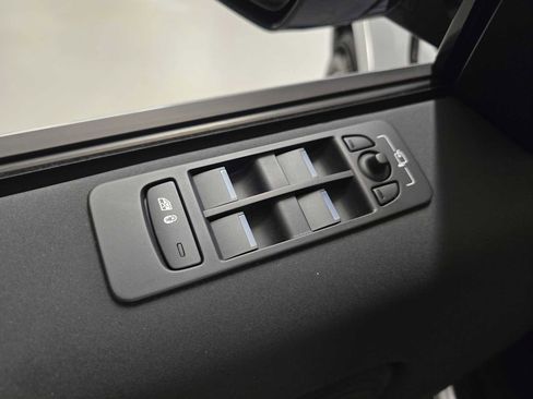 Certified 2025 Land Rover Discovery Sport S image 21