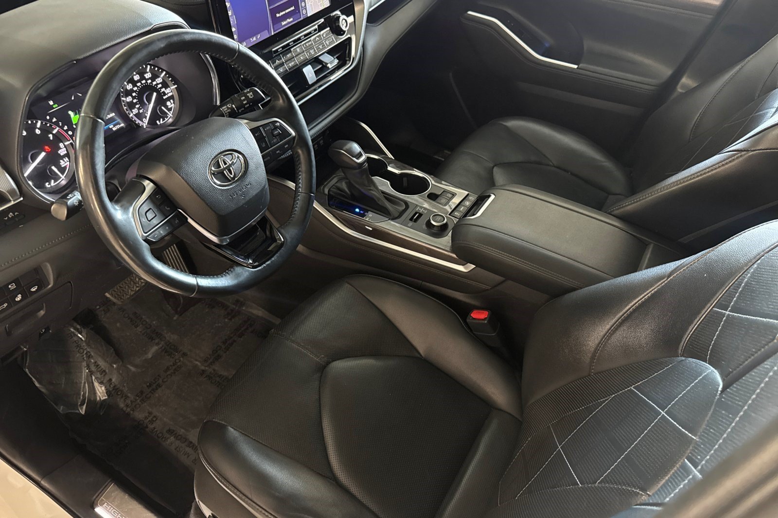 Used 2021 Toyota Highlander Platinum AWD/4WD image 4