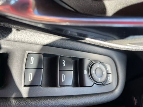 Used 2024 GMC Terrain SLT image 22