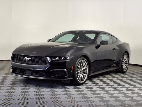 Used 2024 Ford Mustang Premium image 3