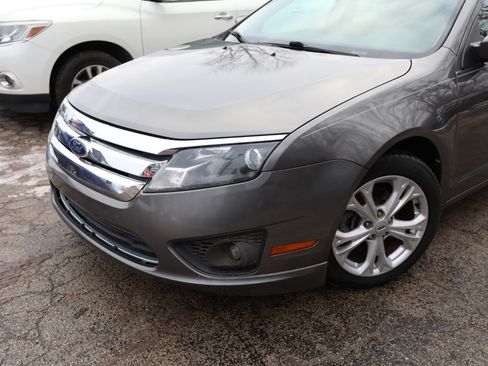 Used 2012 Ford Fusion SE image 2