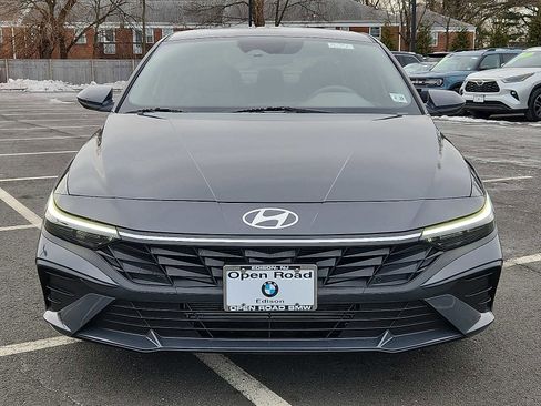 Used 2024 Hyundai Elantra SEL image 2