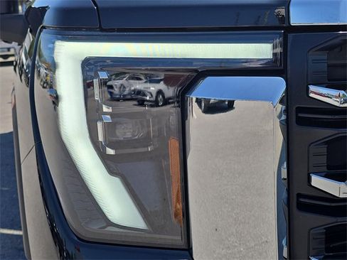 New 2025 GMC Sierra 2500 SLT w/ SLT Premium Package image 11