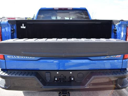 Used 2023 Chevrolet Silverado 1500 ZR2 image 36