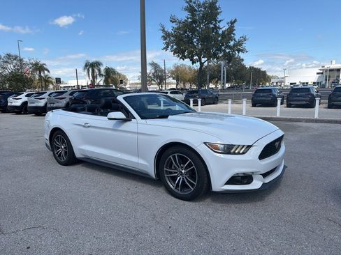 Used 2017 Ford Mustang Premium image 6