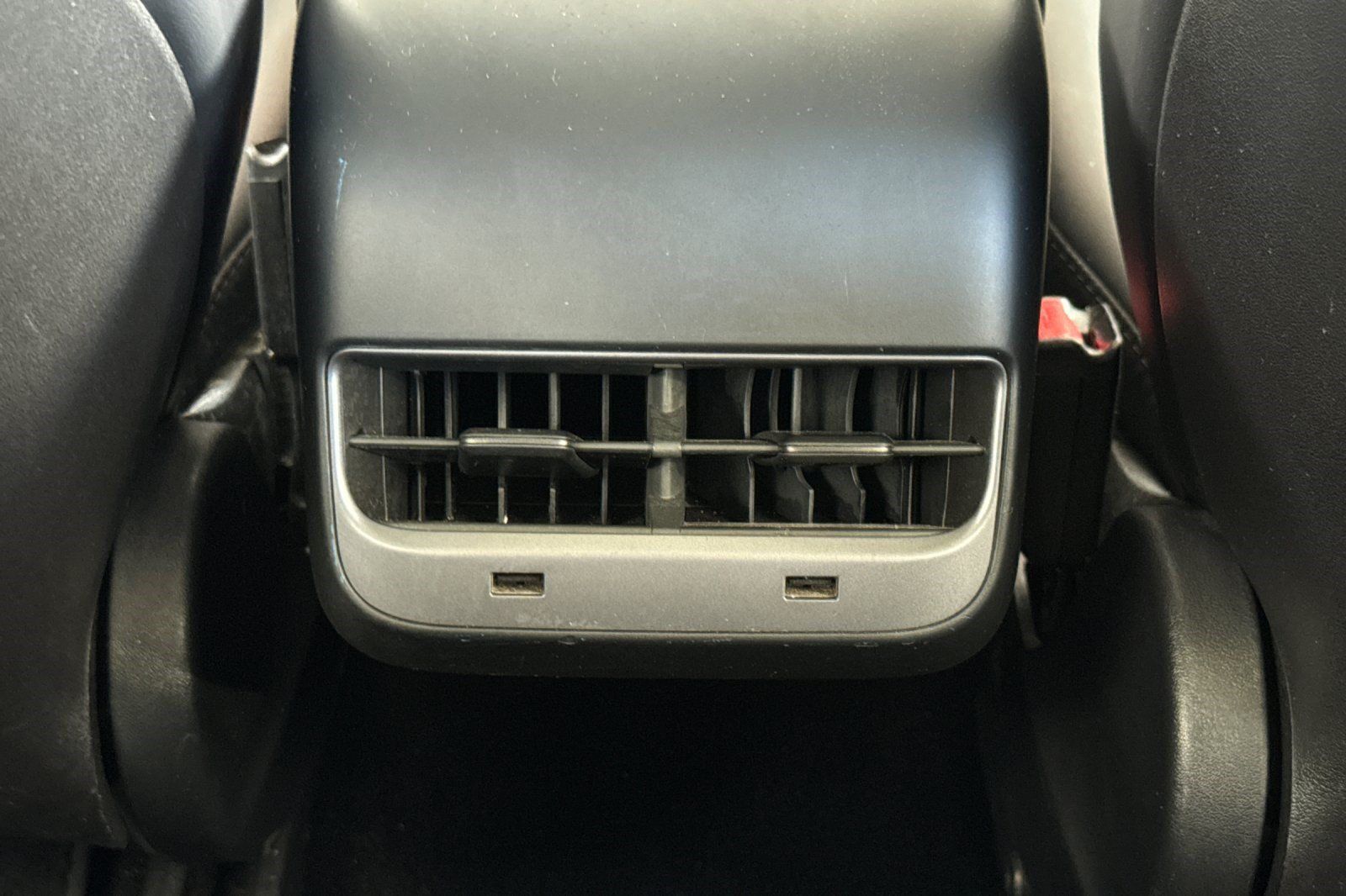 Used 2018 Tesla Model 3 Long Range RWD image 16