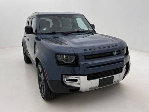 Used 2023 Land Rover Defender 110 SE AWD/4WD image 3