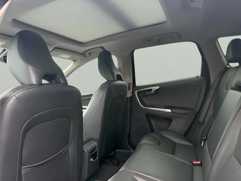 Used 2015 Volvo XC60 T6 image 8
