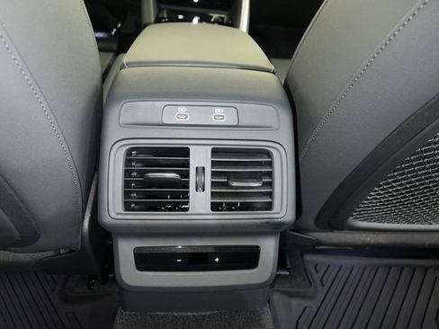 Used 2025 Audi Q5 Premium Plus w/ Premium Plus image 17