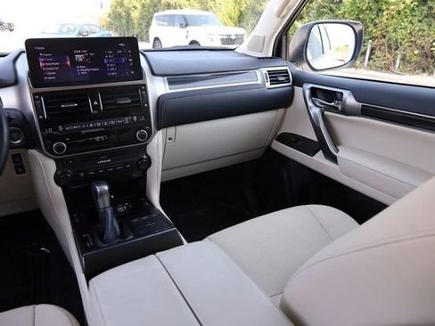 Used 2022 Lexus GX 460 Premium w/ Premium Package AWD/4WD image 31