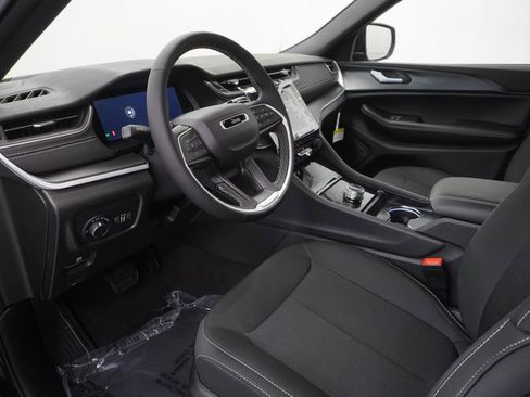 New 2026 Jeep Grand Cherokee L Laredo AWD/4WD image 16