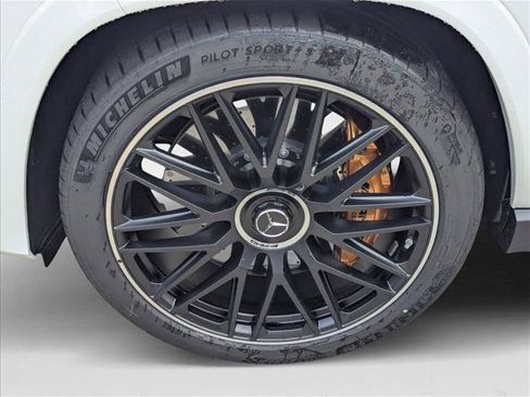 New 2026 Mercedes-Benz GLS 63 AMG 4MATIC image 9