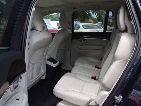 Used 2019 Volvo XC90 T5 Momentum FWD image 12