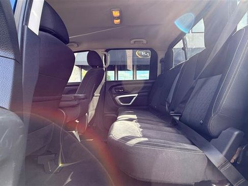 Used 2017 Nissan Titan SV image 12