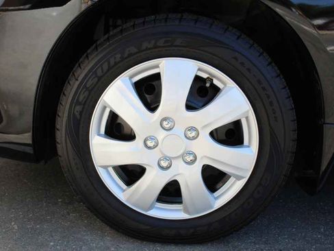 Used 2015 Nissan Versa SV image 27