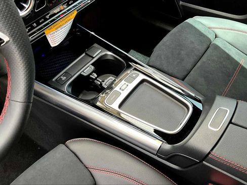 New 2025 Mercedes-Benz GLA 250 image 11