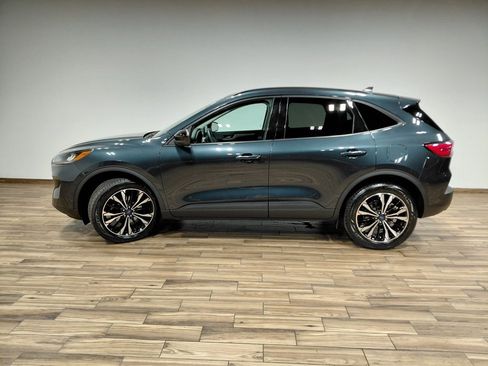 Certified 2022 Ford Escape SE w/ SE Sport Appearance Package image 18