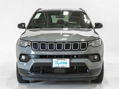 Used 2024 Jeep Compass Latitude AWD/4WD image 5