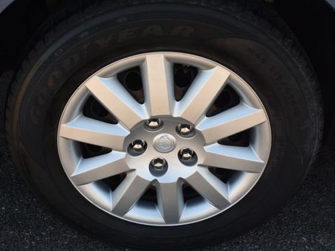 Used 2010 Chrysler Sebring Touring FWD image 33