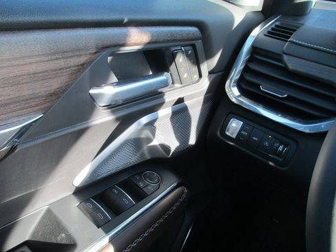 New 2026 GMC Acadia Denali Ultimate image 17