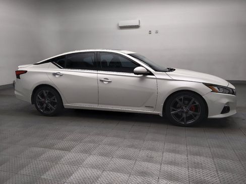 Used 2019 Nissan Altima 2.0 Edition One image 11