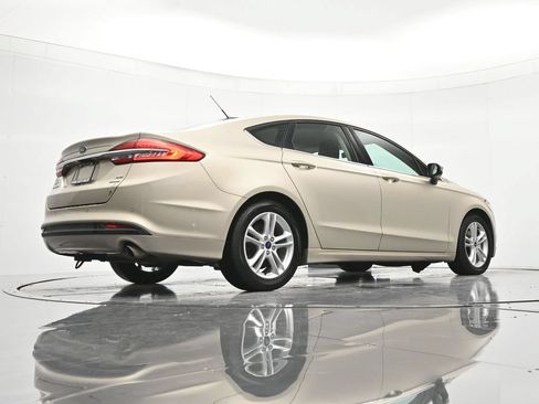 Used 2018 Ford Fusion SE w/ Fusion SE Technology Package FWD image 41