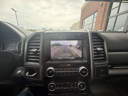 Used 2020 Ford Expedition XLT w/ Equipment Group 202A AWD/4WD image 30