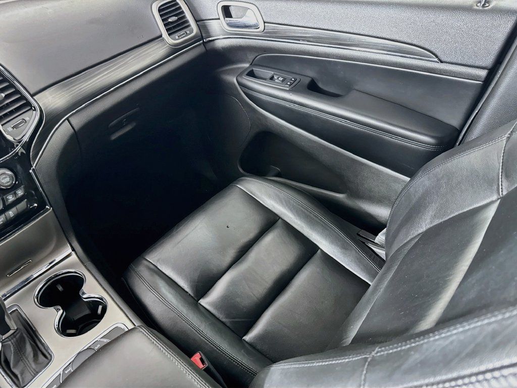 Used 2019 Jeep Grand Cherokee Limited AWD/4WD image 24