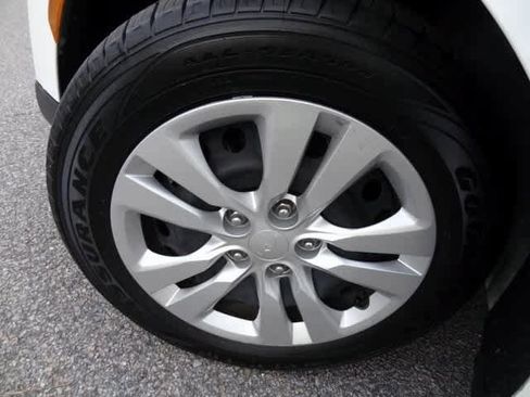 Used 2023 Kia Soul LX image 29