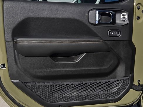 New 2025 Jeep Gladiator Sport image 16