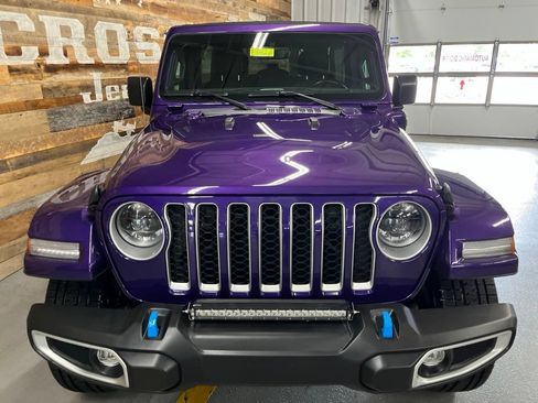 Used 2023 Jeep Wrangler Unlimited Sahara w/ Cold Weather Group AWD/4WD image 7