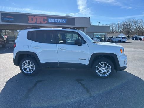 Used 2022 Jeep Renegade Latitude image 3