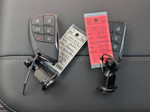 Used 2025 Chevrolet Suburban Z71 w/ Comfort Package image 39