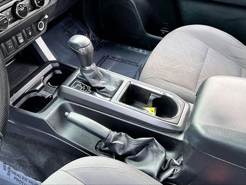 Certified 2016 Toyota Tacoma SR5 image 17