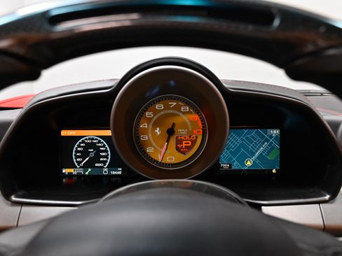 Used 2013 Ferrari 458 Spider RWD image 10