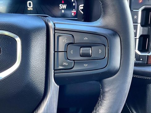 Used 2023 GMC Yukon Denali Ultimate AWD/4WD image 25