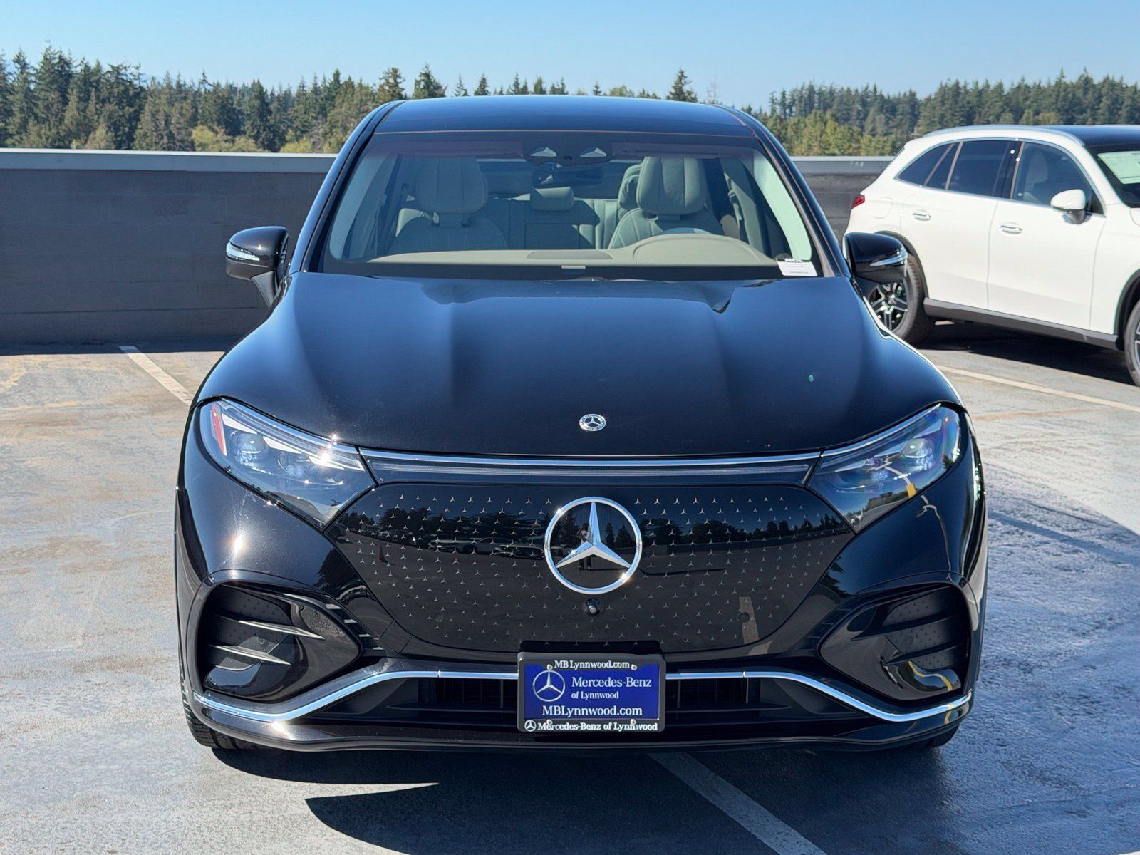 Used 2023 Mercedes-Benz EQS 580 4MATIC SUV image 2