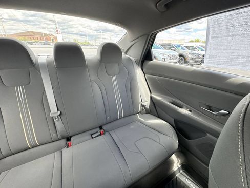 Used 2023 Hyundai Elantra SEL FWD image 14