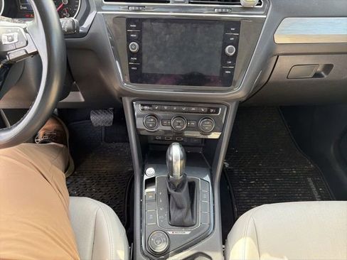 Used 2018 Volkswagen Tiguan SEL image 23