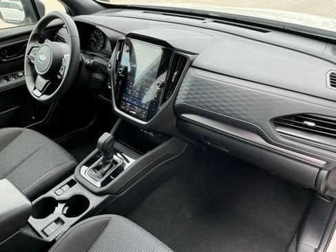 Used 2025 Subaru Forester Premium AWD/4WD image 18