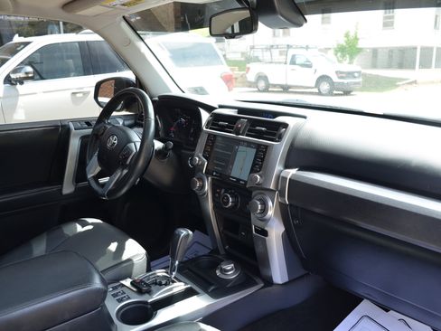 Used 2021 Toyota 4Runner SR5 Premium w/ Moonroof Package AWD/4WD image 33