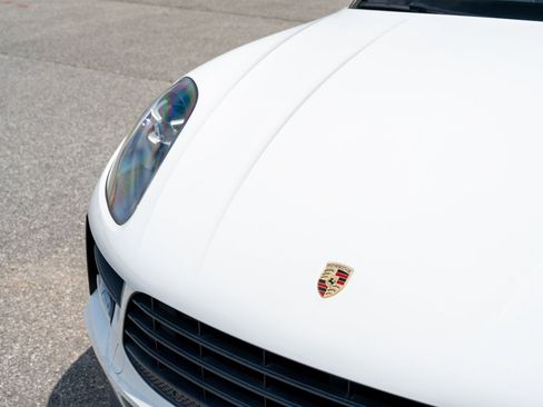 Used 2019 Porsche Macan AWD/4WD image 18