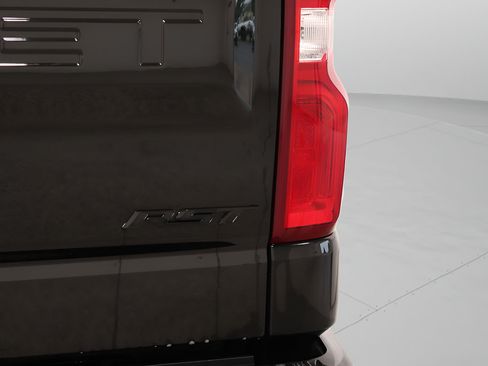 Used 2025 Chevrolet Silverado 1500 RST w/ Convenience Package II AWD/4WD image 38