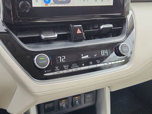 Certified 2023 Toyota Corolla Cross XLE image 17