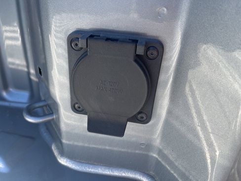 Used 2024 GMC Sierra 1500 SLT image 19