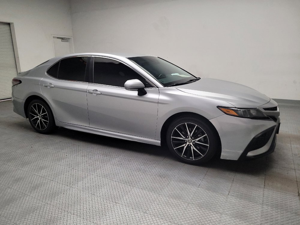 Used 2022 Toyota Camry SE FWD image 11