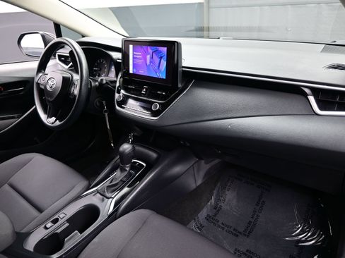 Used 2024 Toyota Corolla LE FWD image 13