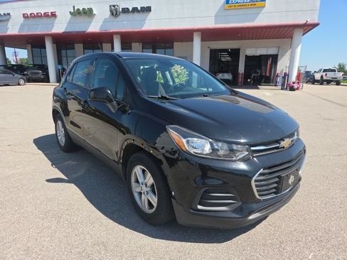Used 2020 Chevrolet Trax LS FWD image 10